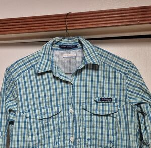 Columbia WoMen's Blue/Gree Plaid Fishing Shirt
